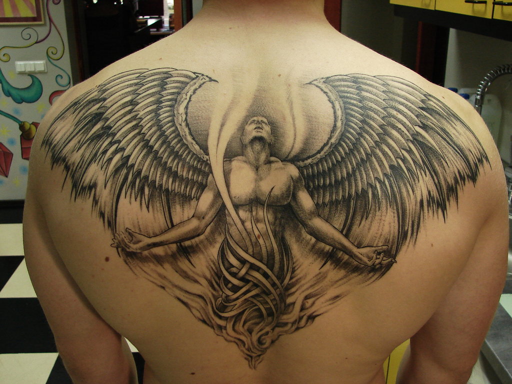 Tatuaje Angel en la espalda