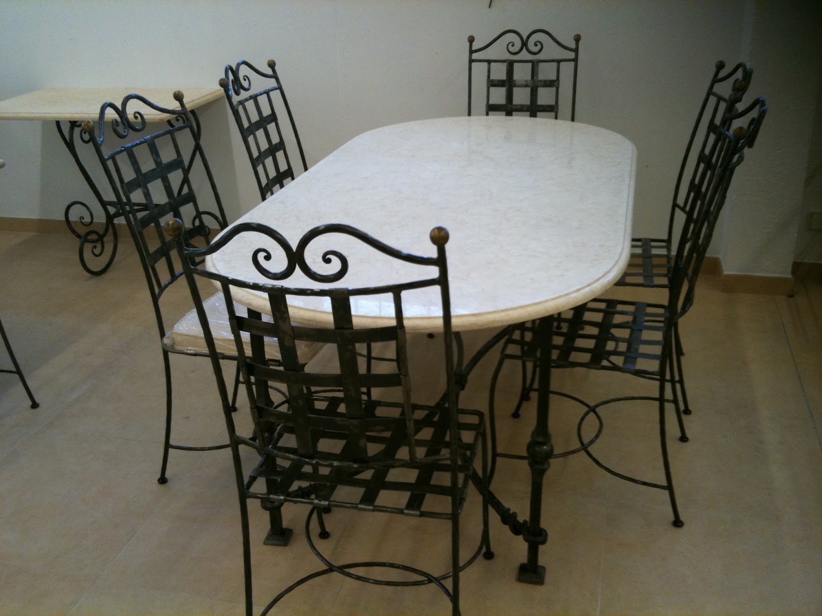 mobilier fer forgé DIVERS MODELES DE TABLES -> Modele Table Tele En Fer Forge mobilier fer forgé DIVERS MODELES DE TABLES -> Modele Table Tele En Fer Forge