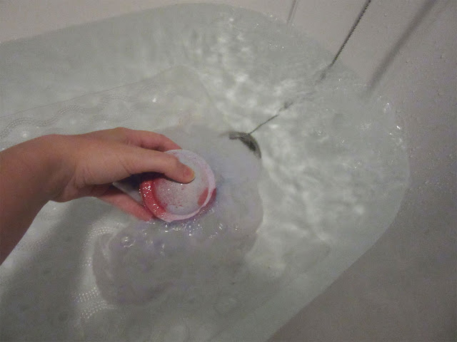 lush space girl bath bomb