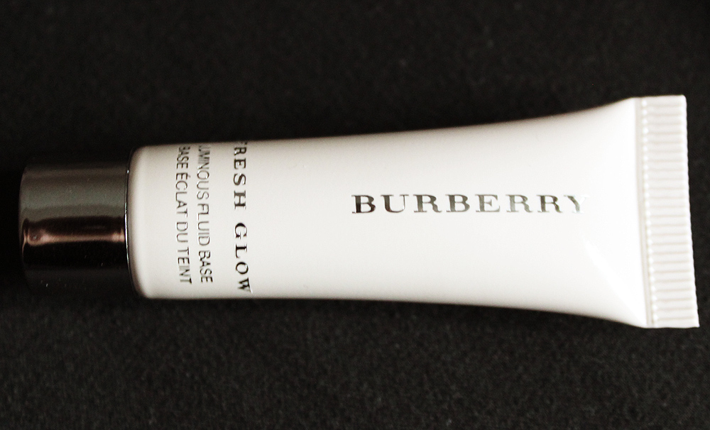 Bad Outfit, Great Lipstick: REVIEW: Burberry Fresh Glow Luminous Fluid Base