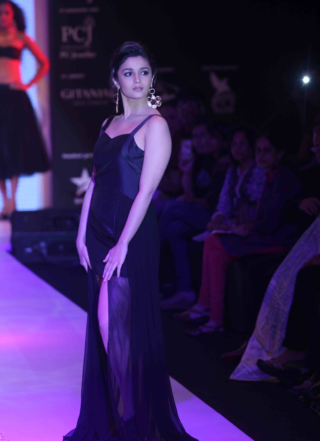 Alia Bhatt Hot in Black Legs Show - boobs touch