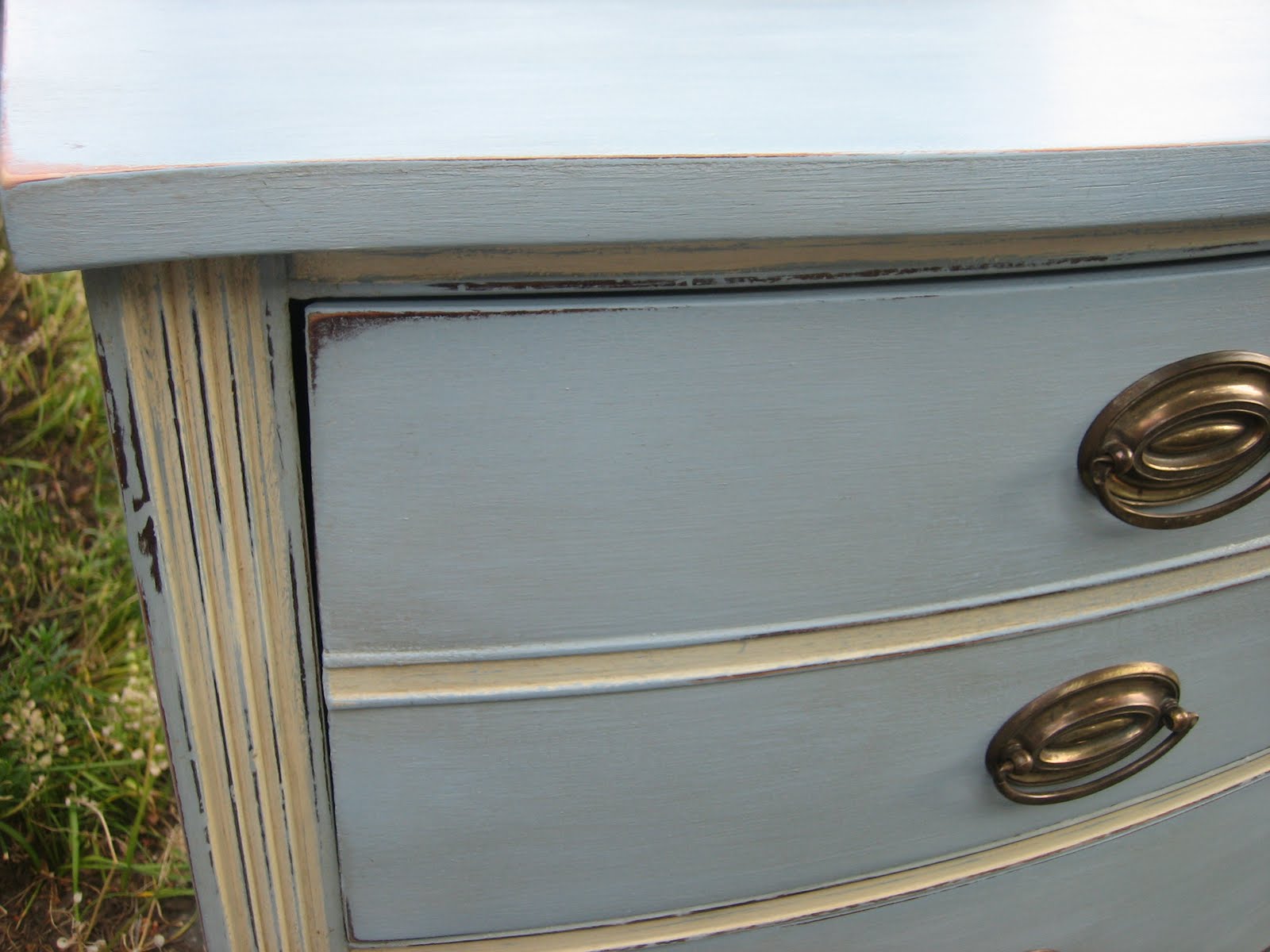 Elizabeth & Co. My First Chalk Paint Project