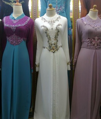 Artikel terkait dengan Model Busana Gamis Terbaru 2013: Baju, Wanita