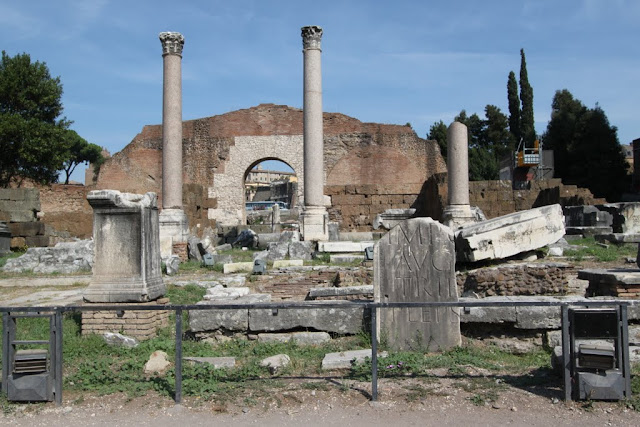 The remaining of the bases and commenmorative triumphal columns at Roman Forum (Forum Romanum) in Rome, Italy The remaining of the bases and commenmorative triumphal columns at Roman Forum (Forum Romanum) in Rome, Italy