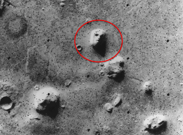 http://4.bp.blogspot.com/-OP1NyIs2OVM/U9hK0VqEo8I/AAAAAAAAEYI/F5AwTCTu2H0/s1600/mars+face+cydonia.gif