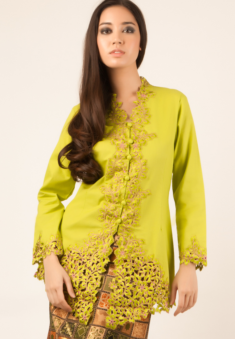 Elegance Traditional Beauty [Malay Traditional Clothes]