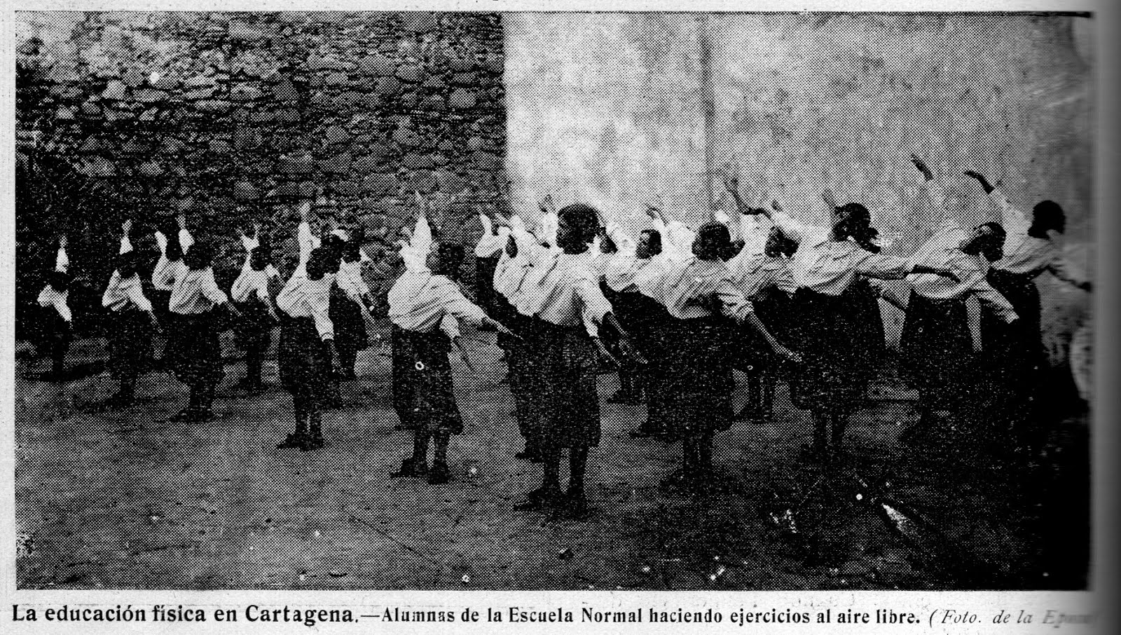 Niñas de la escuela normal de Cartagena
