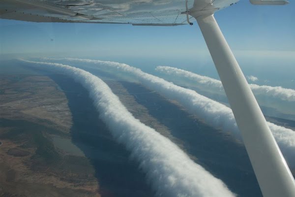Curiosas nubes alargadas Curiosas nubes alargadas