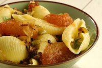 Conchiglione com Cebola e Tomate Conchiglione com Cebola e Tomate (vegana)