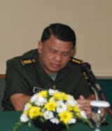 Direktur Ditparatalak Perkara Militer ketiga Kol. CHk ( Purn). H.Santoso.