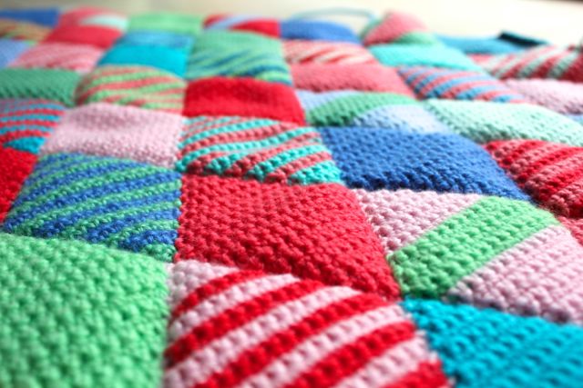 little woollie: Diamond crochet progress...