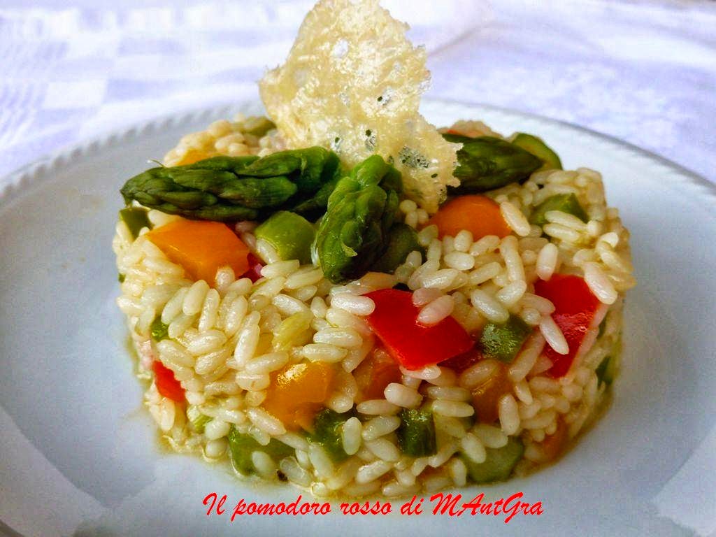 Il Pomodoro Rosso di MAntGra Risotto agli asparagi e peperoni