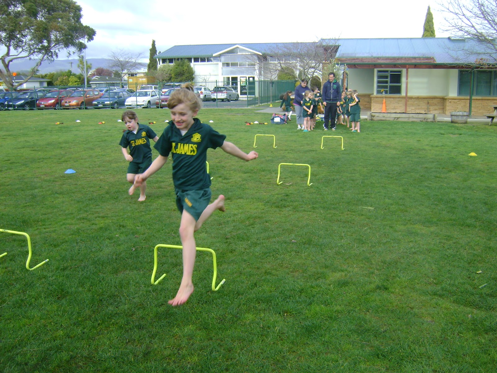 Amazing Eights Run Jump Throw