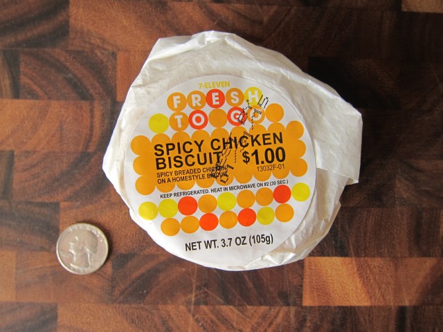 7-eleven-spicy-chicken-biscuit-01.JPG