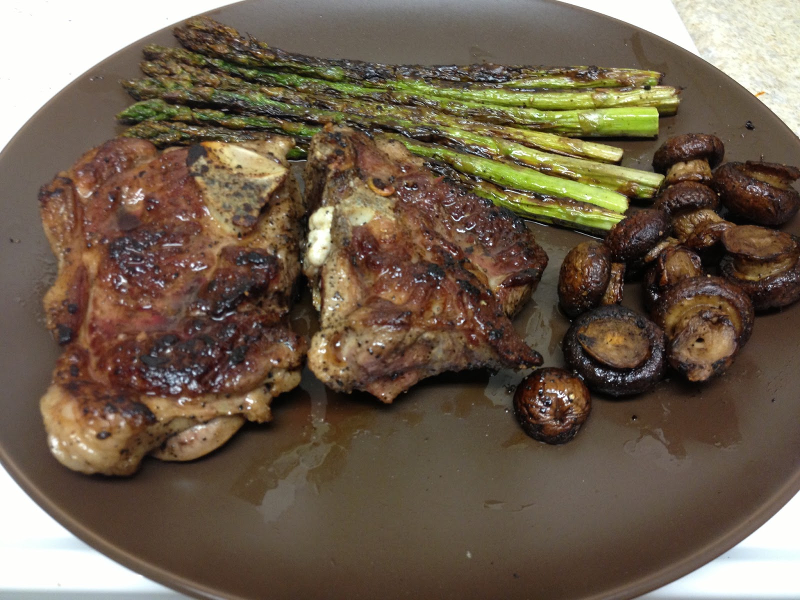 Lamb chops with asparagus and cremini mushrooms Easy and inexpensive meals for college students