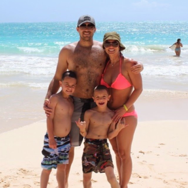Britney Spears wears a Pink Bikini at Maui, Hawaii on Tuesday, March 25, 2014 Britney Spears wears a Pink Bikini at Maui, Hawaii on Tuesday, March 25, 2014