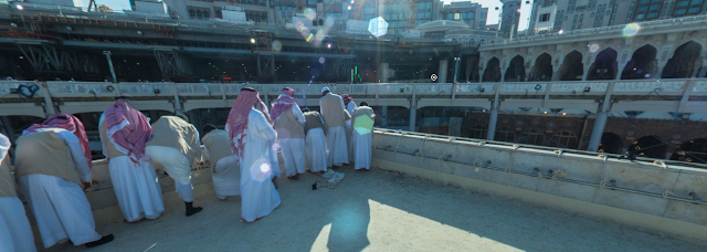 http://www.shutterksa.com/panorama/RoofOfKaaba/