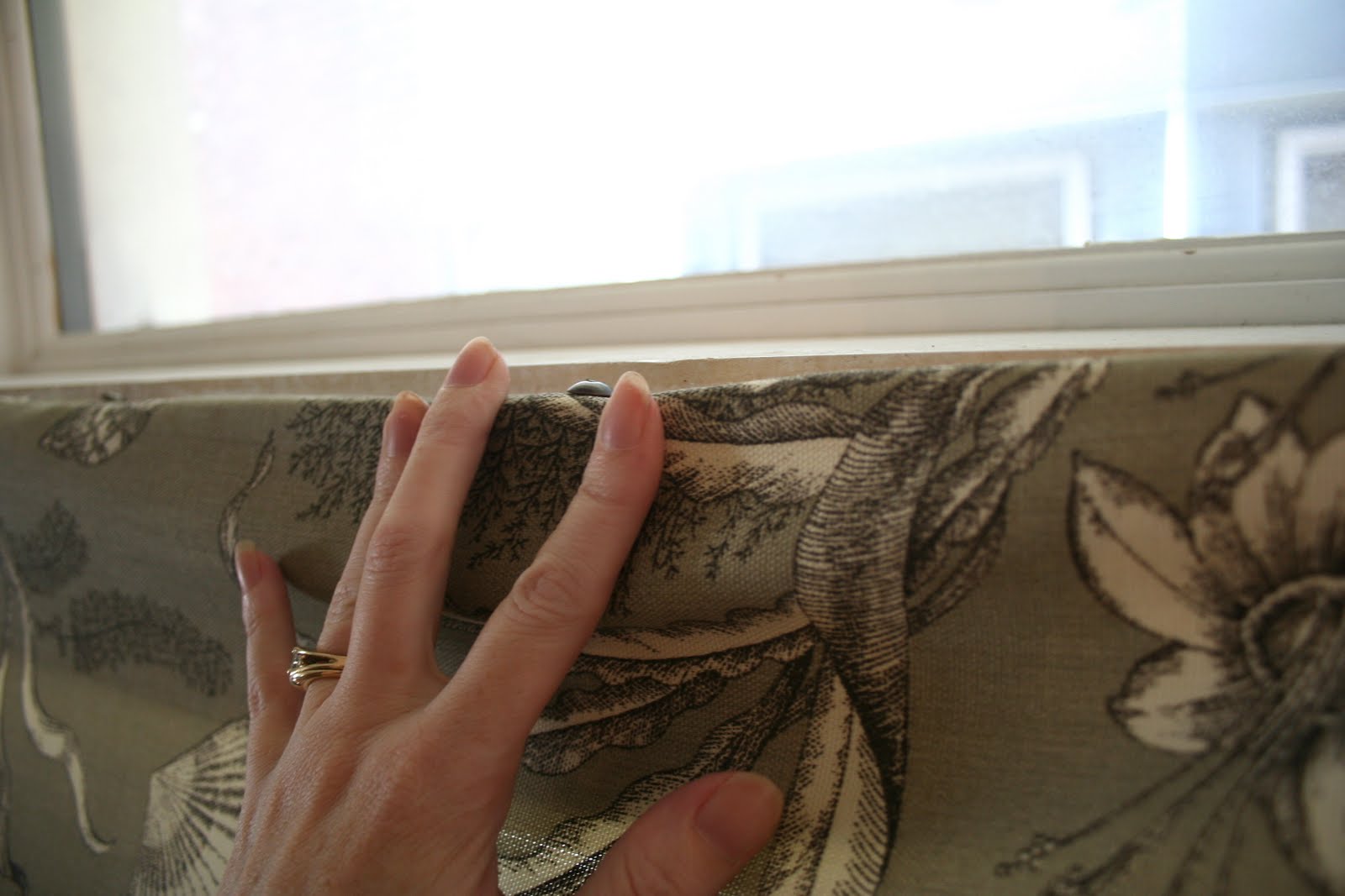 Easiest Faux Roman Shades Ever {how to roman shade} Home Stories A to Z