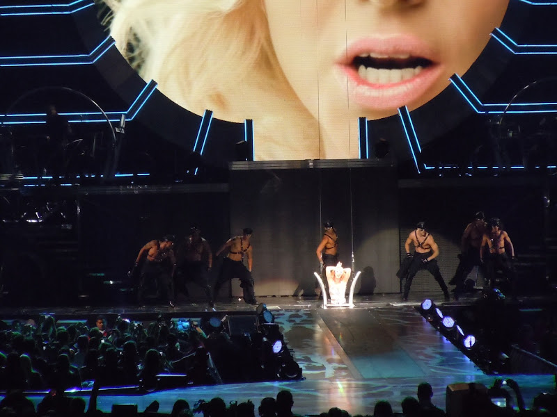 Britney Spears dancers Femme Fatale concert