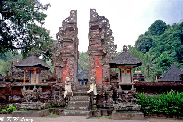 Bali Indonesia Holiday Travels: Tirta Empul Tampak Siring, Gianyar - Bali