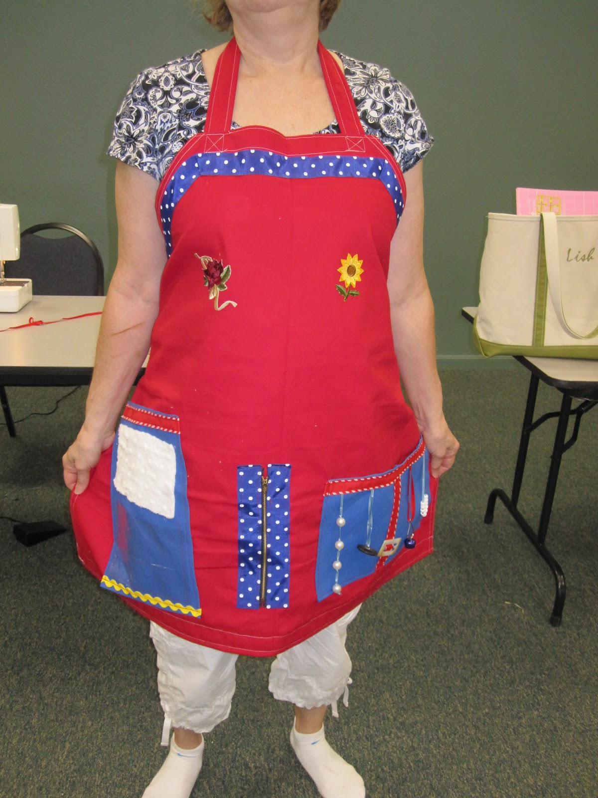 Alice's House Busy, Busy, Busy Aprons