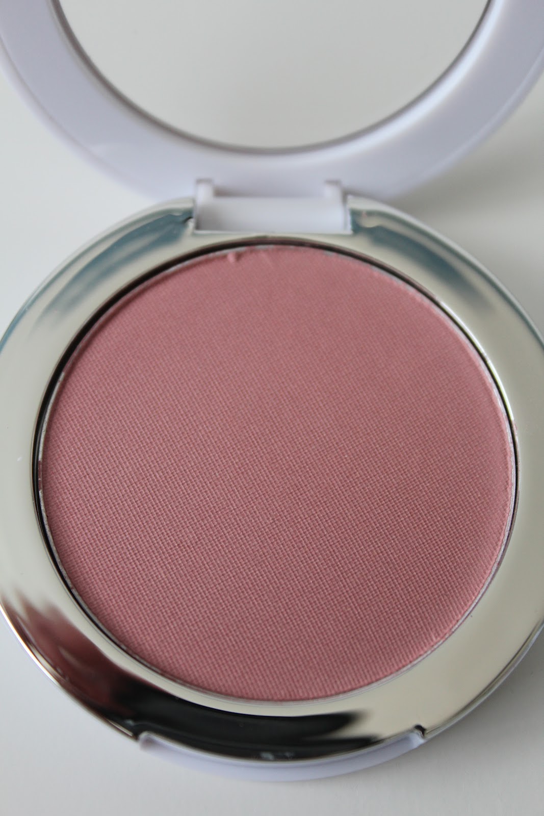 Beauty Moxie Sonia Kashuk Blush In Pink Swatch and Review