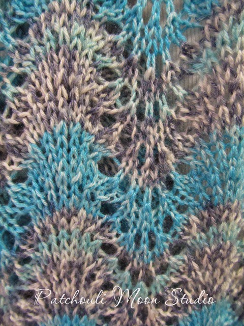 Patchouli Moon Studio: Ripple Chevron Knit Scarf & Happy New Year!