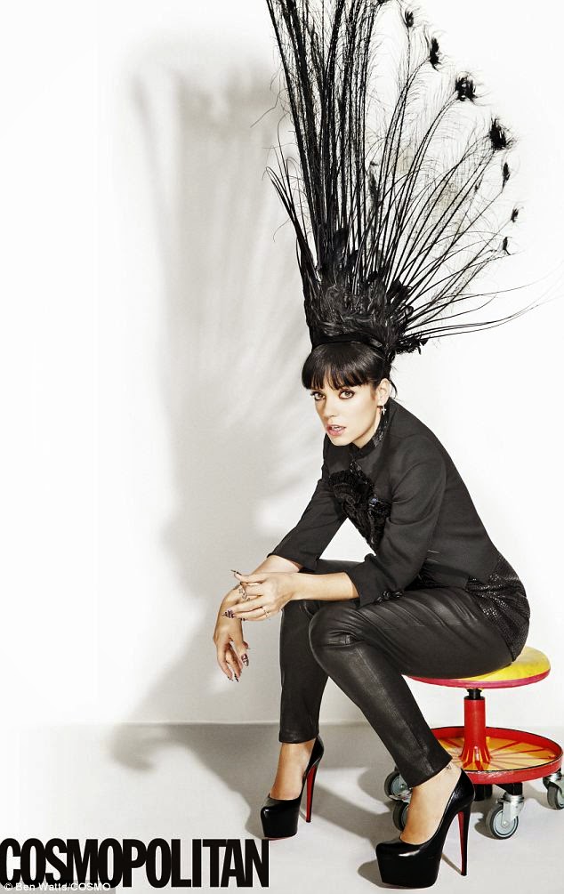 Lily Allen pour le Cosmopolitan US, porte des Daffodile.