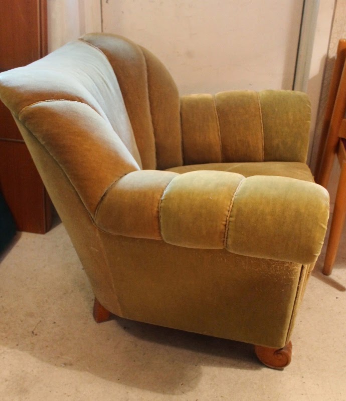 Butiken Blue Corner Fyndmöbler Dux soffa från bra bohag och 40 tals fåtölj Butiken Blue Corner Fyndmöbler Dux soffa från bra bohag och 40 tals fåtölj
