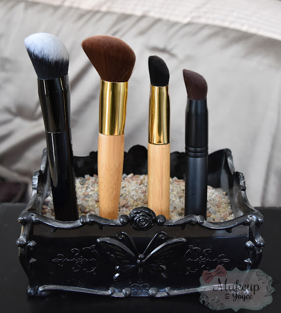 Marc Jacobs Sculpting Foundation Brush Review