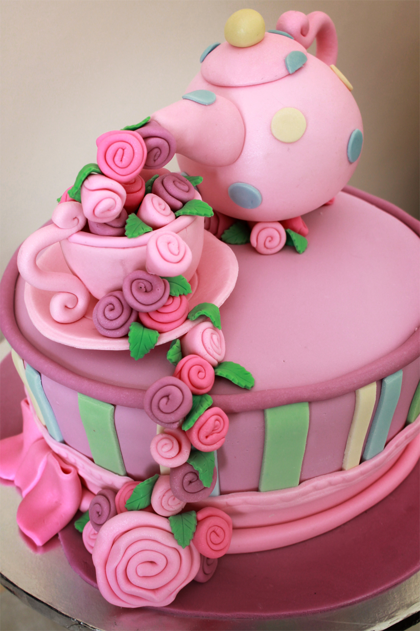 Delana's Cakes Mad Hatters Teapot Cake Delana's Cakes Mad Hatters Teapot Cake