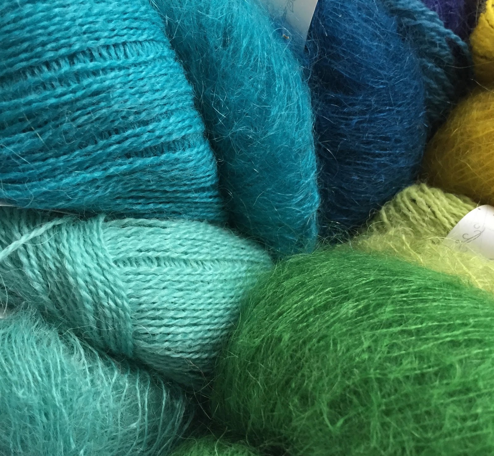 Knitting from mohair: dignity of yarn and tips for beginners Knitting from mohair: dignity of yarn and tips for beginners
