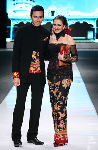 Kebaya Anne Avantie 2013