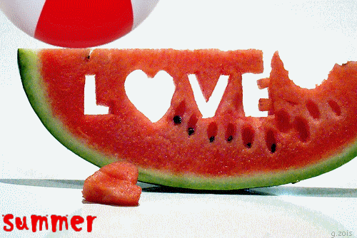 love+summer+love+beach+love+watermelon+ball....+ecards+photo+images+web+site+blog+graphic+desing+clip+art+and+iphone+ipad+screensaver+background+free+download+3d-gif-animation.blogspot.com.gif