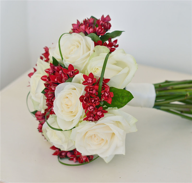 Red And White Wedding Flowers Wedding Flowers Blog Claire 39 S Red And White Wedding Flowers Red And White Wedding Flowers Wedding Flowers Blog Claire 39 S Red And White Wedding Flowers