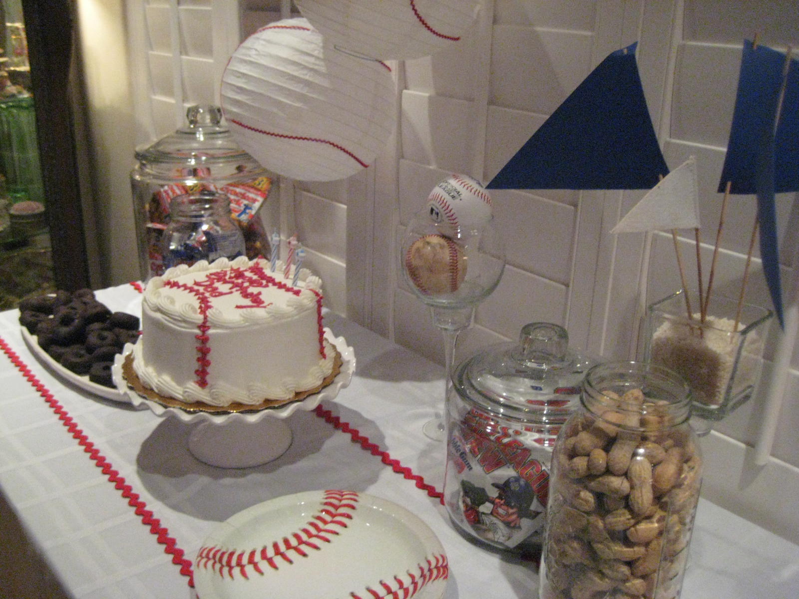 Creative Party Ideas by Cheryl Baseball Party...Go New York Yankees!