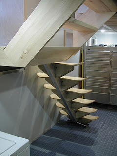Escaleras fabricadas con tablas de skate