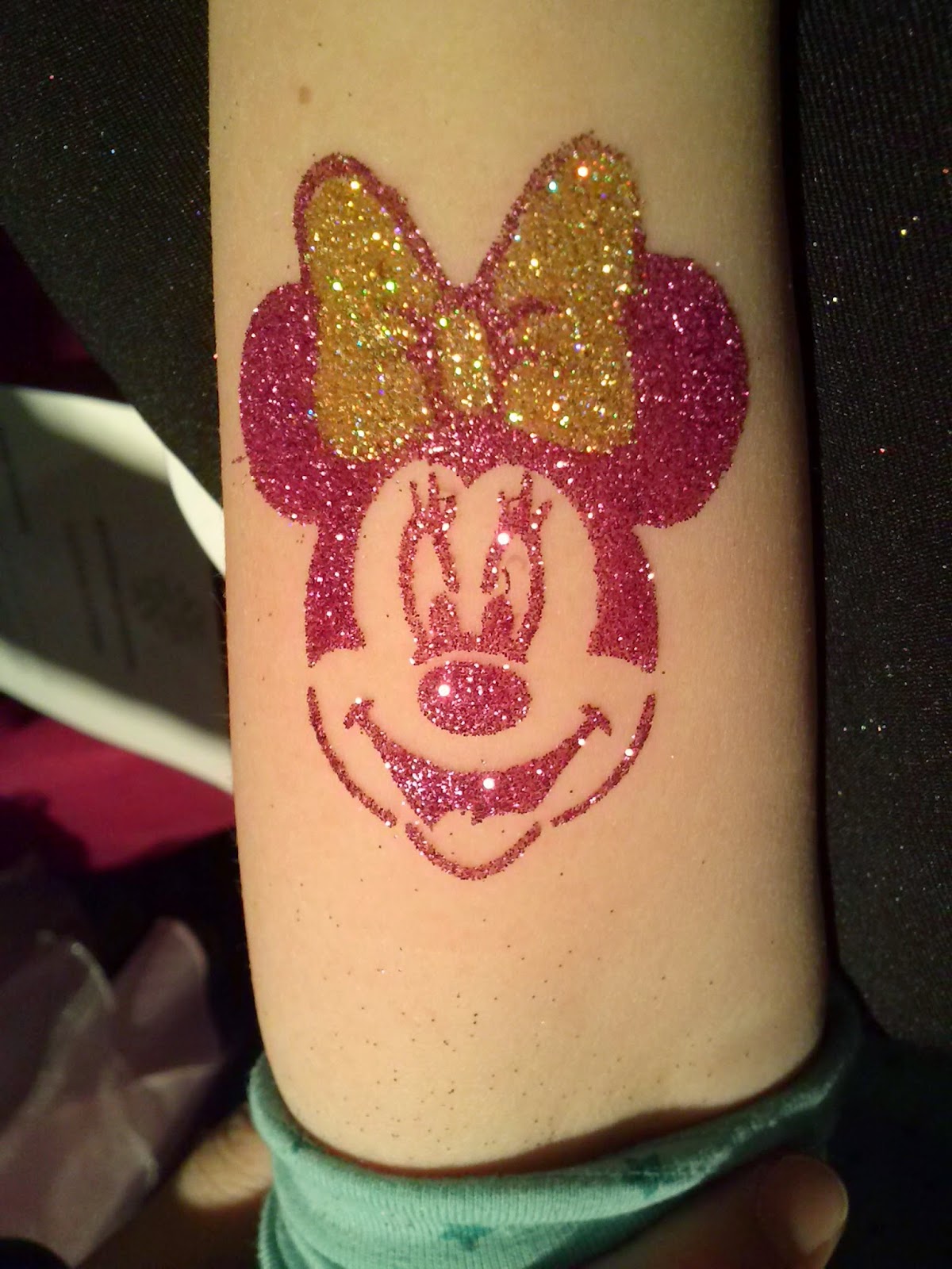 Minnie Mouse Glitter Tattoo