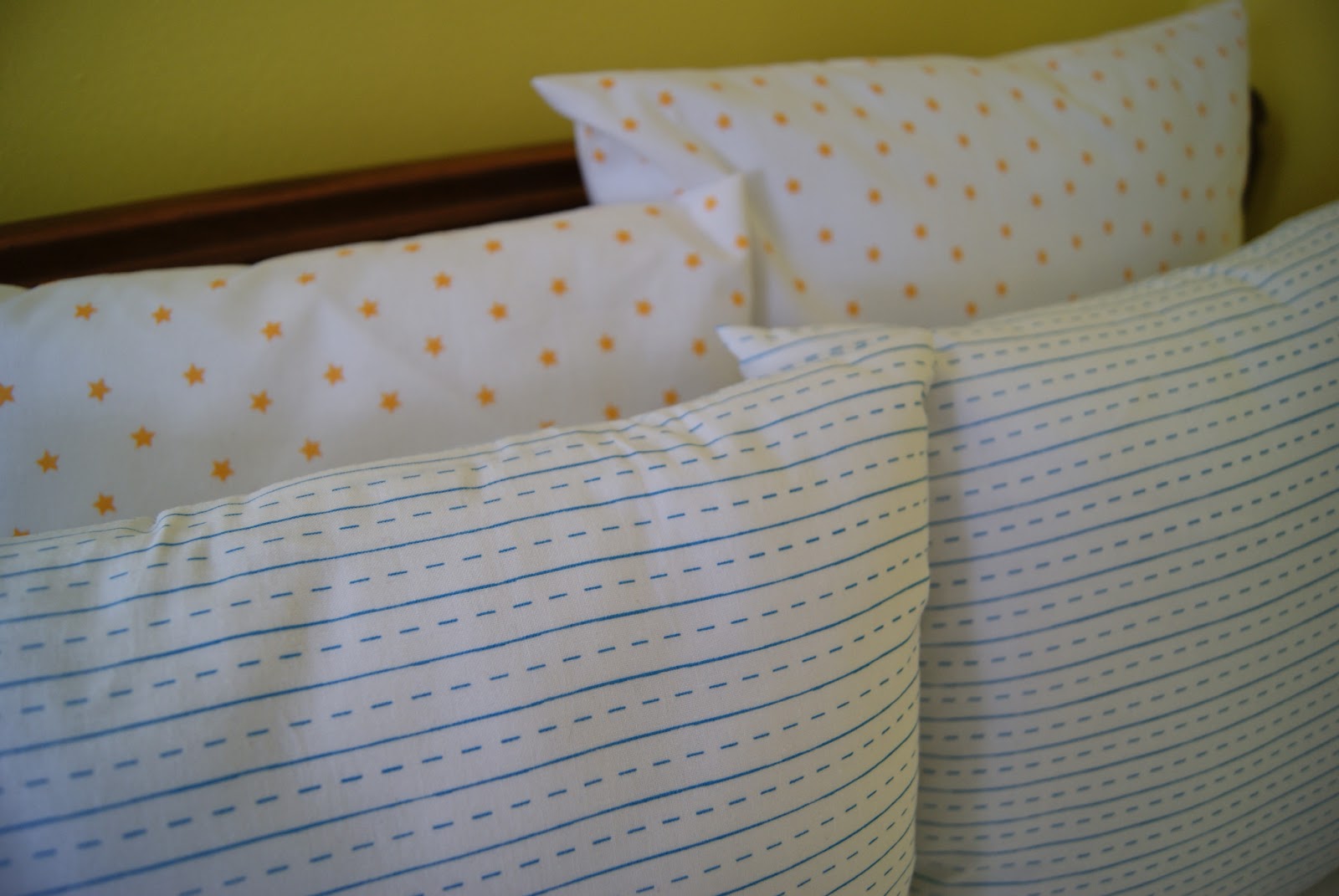 nest full of eggs Pencil and Paper Bedding Set