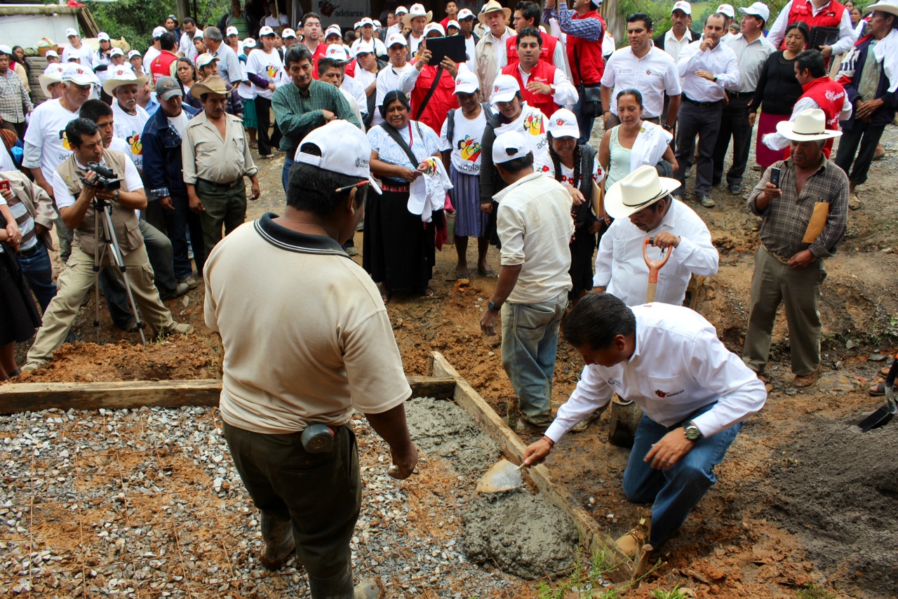 VaXtuxpan. Periodismo Virtual. Llegan más apoyos a Mixtla de Altamirano