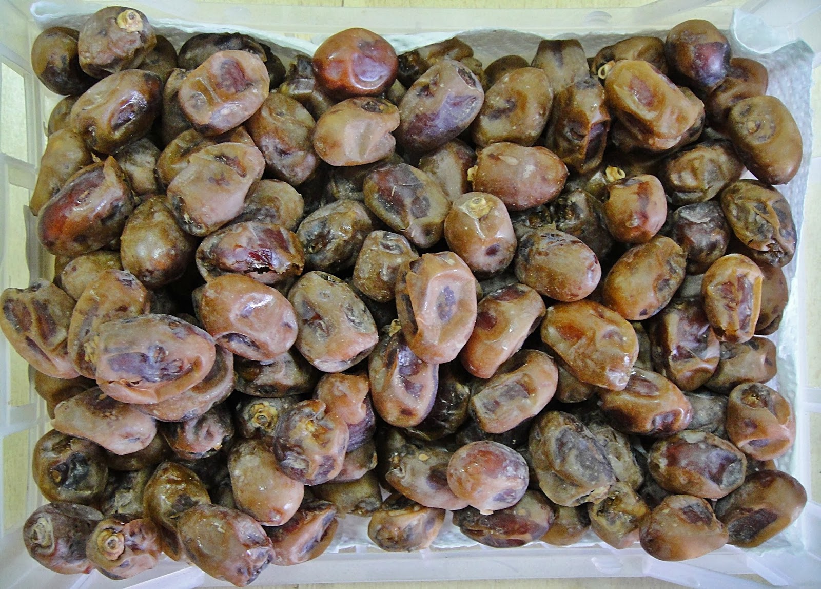 Maryam's Culinary Wonders 500. Date Molasses