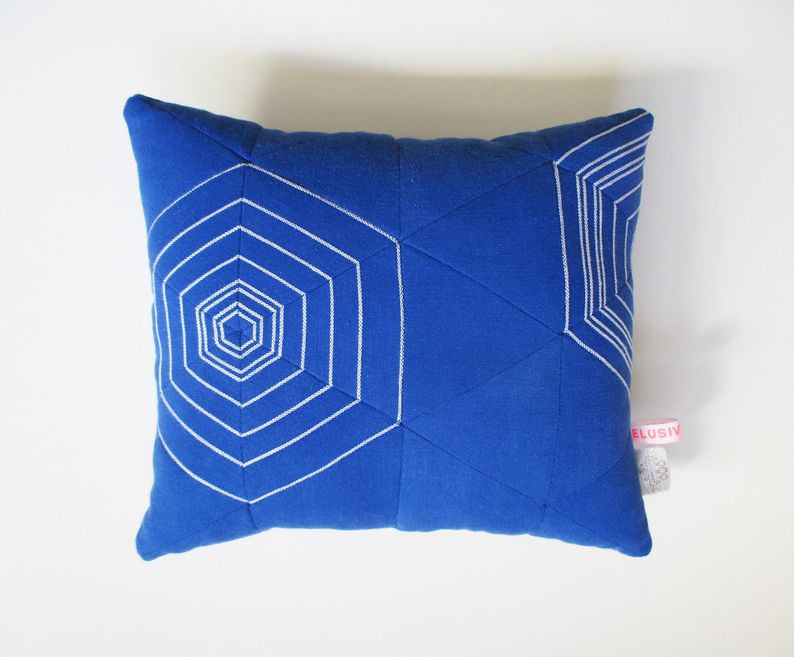 MARTINE MYRUP + + handsewn patchwork pillow part 010