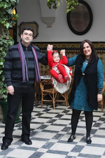Alba con sus padres trasplante celulas madre cordon umbilical