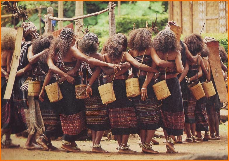 Latif Dacca Tarian Khas Alor