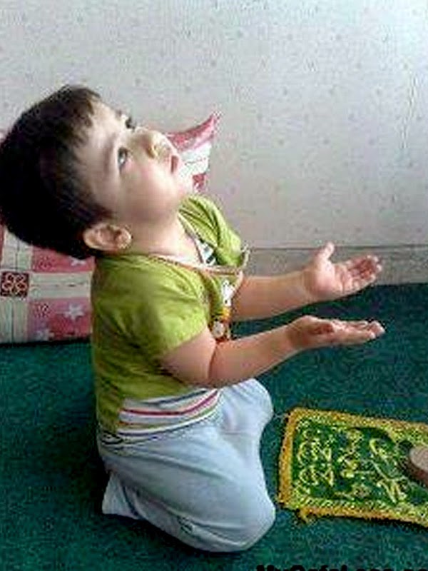 Foto Anak Kecil Lucu Lagi Berdoa Foto Anak Kecil Lucu Lagi Berdoa