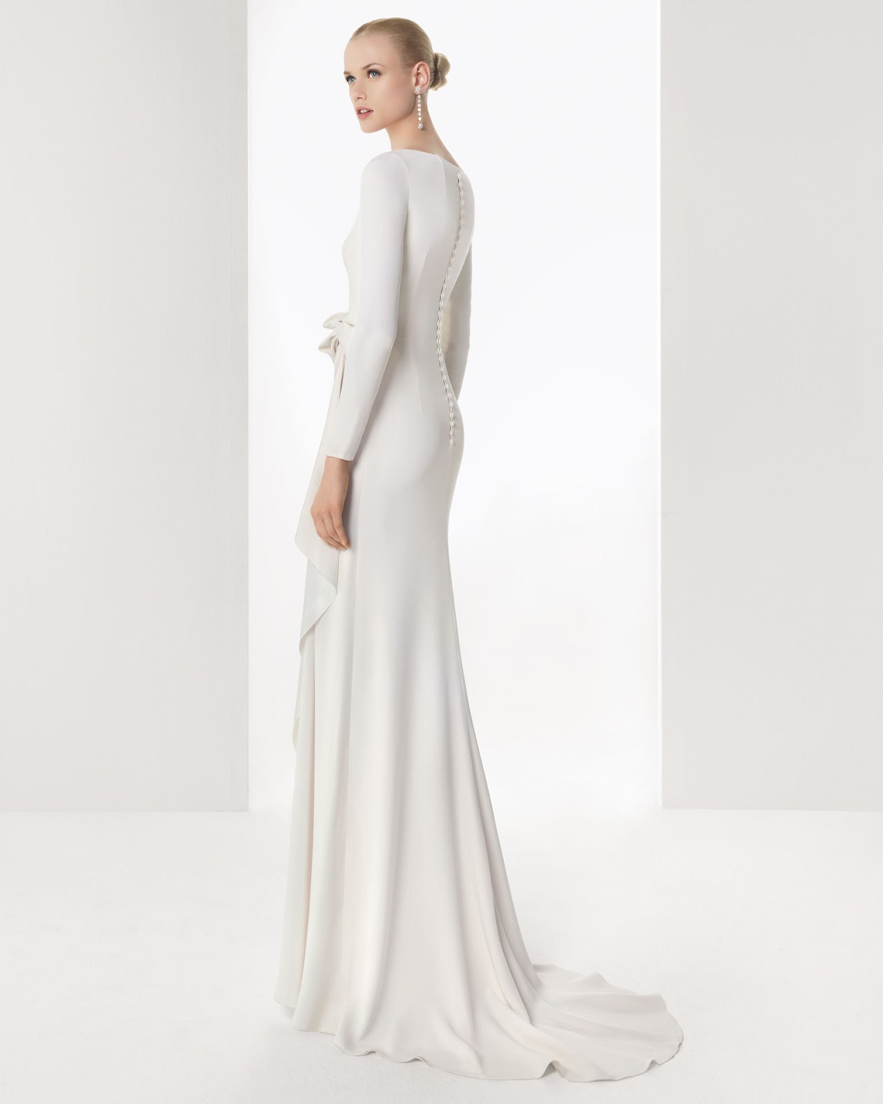 http://4.bp.blogspot.com/-Oo8-tEysimw/UEjKE7dKPEI/AAAAAAAAP1Y/elq2aXzKcq8/s1600/BORGON%CC%83A+vestido_de_novia_rosa_clara_168+.jpg