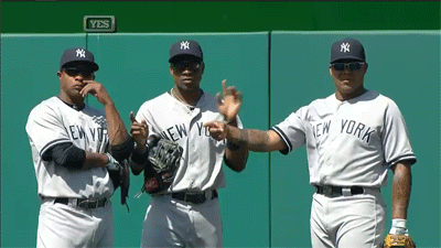 baseball-players-pointing.gif