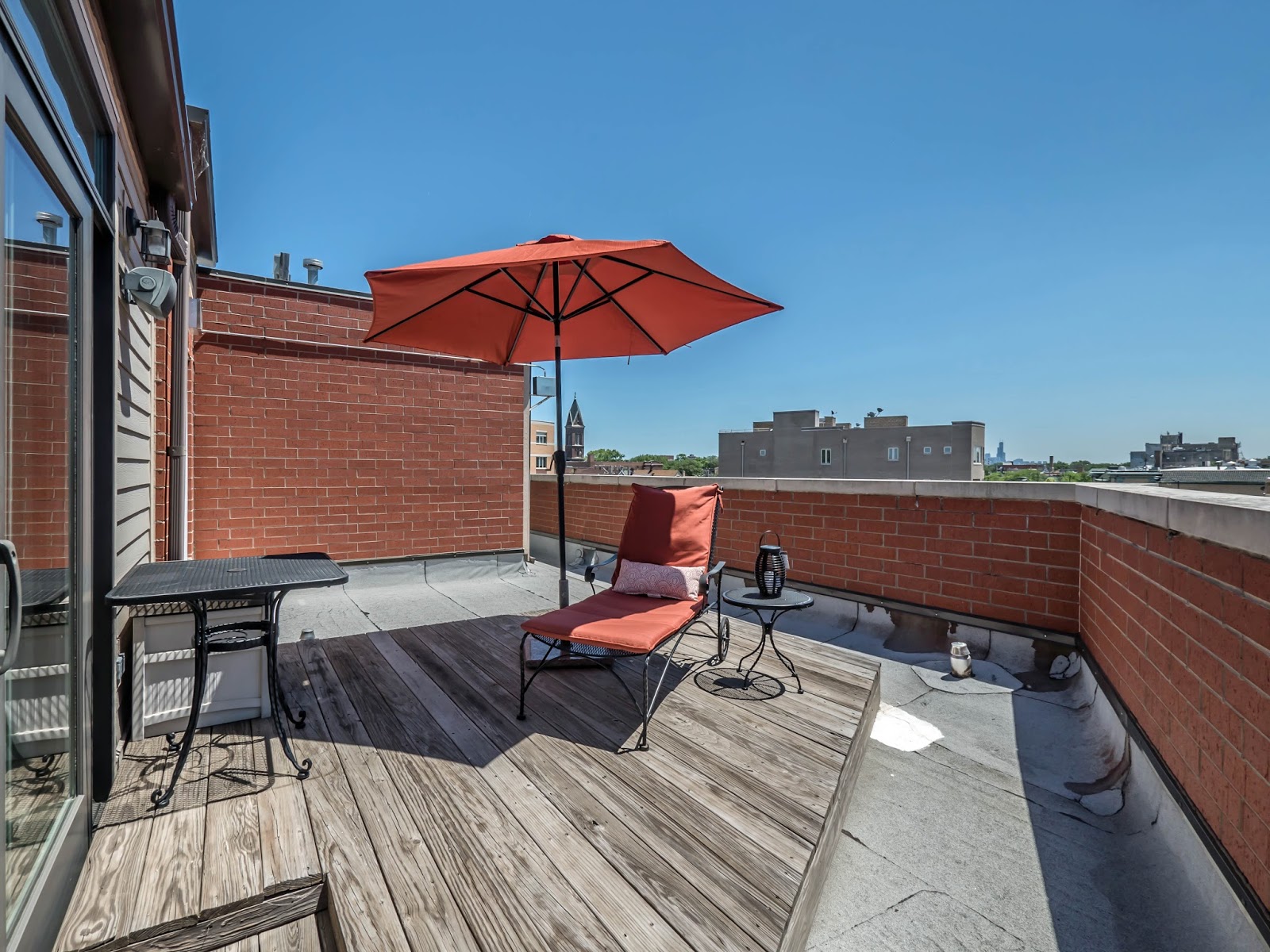 The Chicago Real Estate Local Watch the video! Lincoln Square luxury