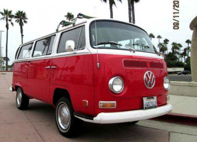 1971-VW-Deluxe-bus.jpg