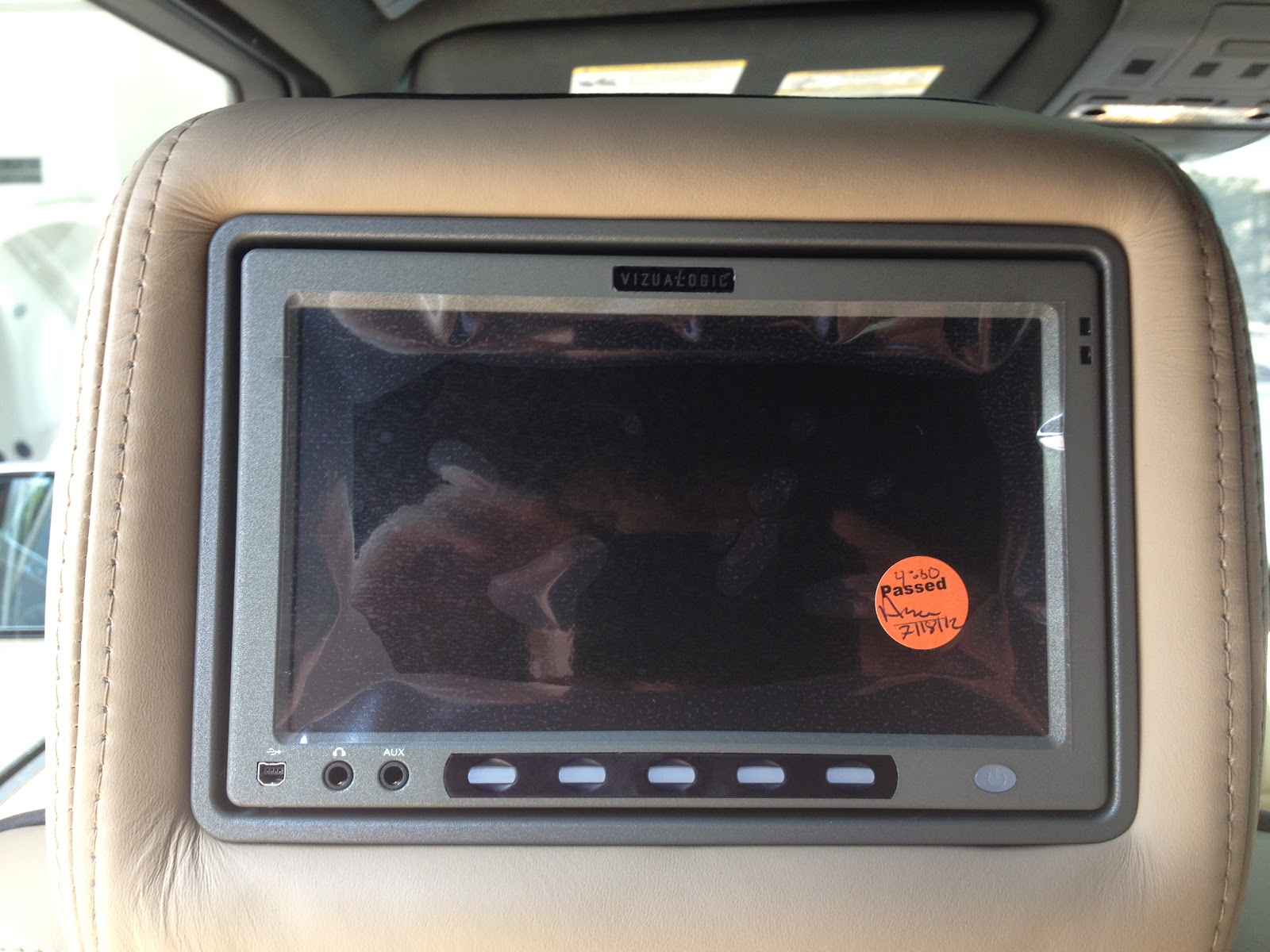 Hurleys Auto Audio Full Size Range Rover HSE for Headrest Monitors